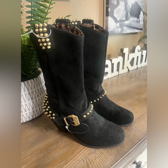 Betsey Johnson Yendell Black Suede Studded Western Boots Size 6 - Picture 1 of 15